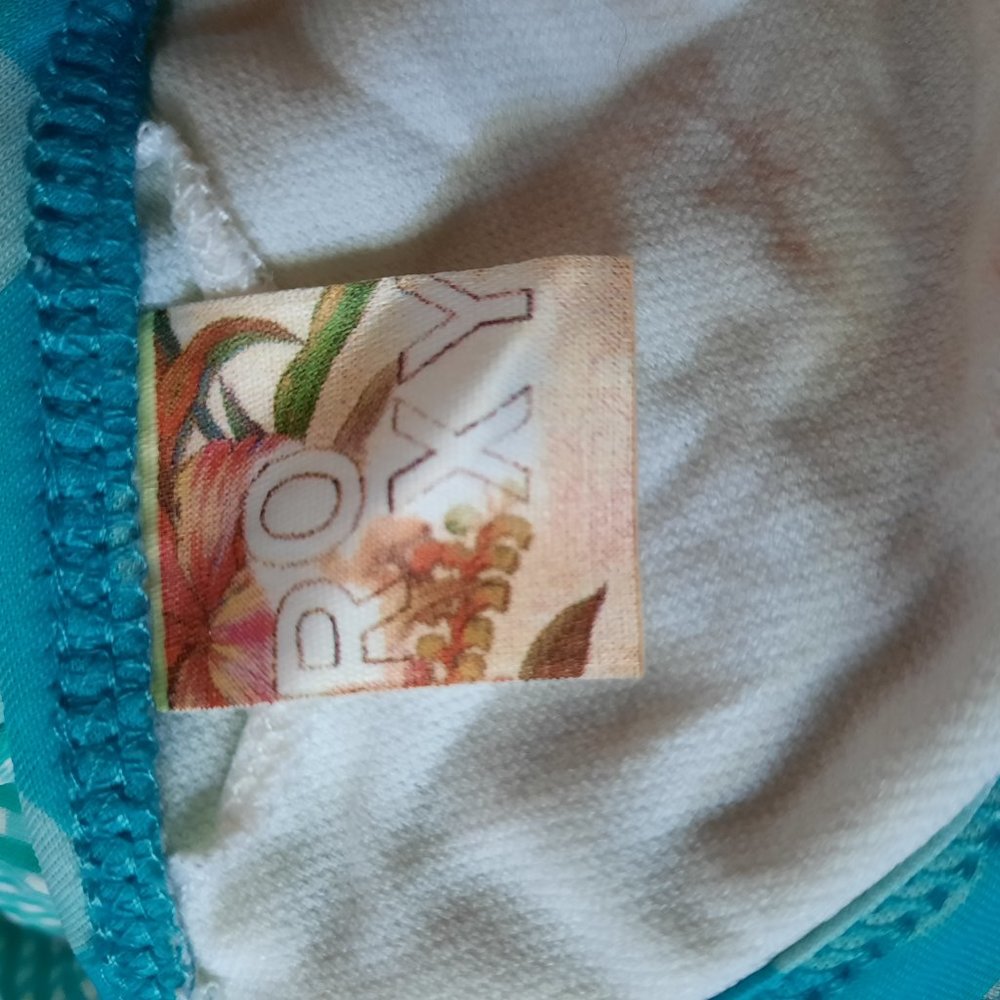 Roxy bikini no size tag 5 or 6 ? / bundle requirement - Picture 5 of 7